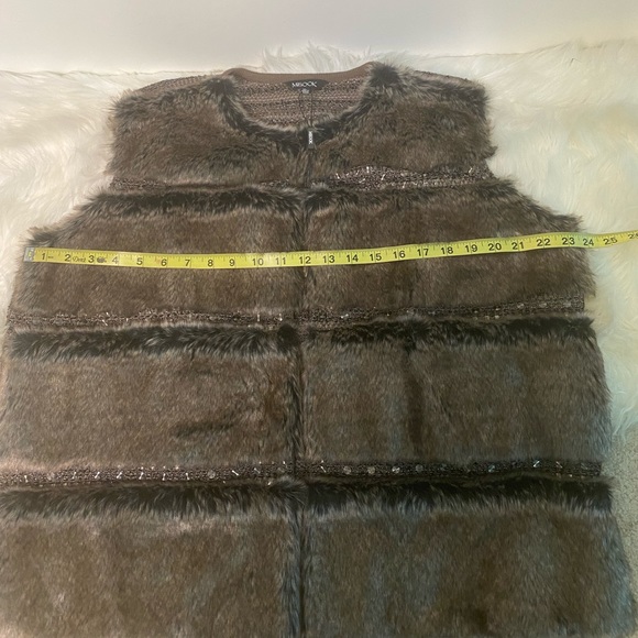 MISOOK Faux Fur Vest size XL NWT - Picture 10 of 10